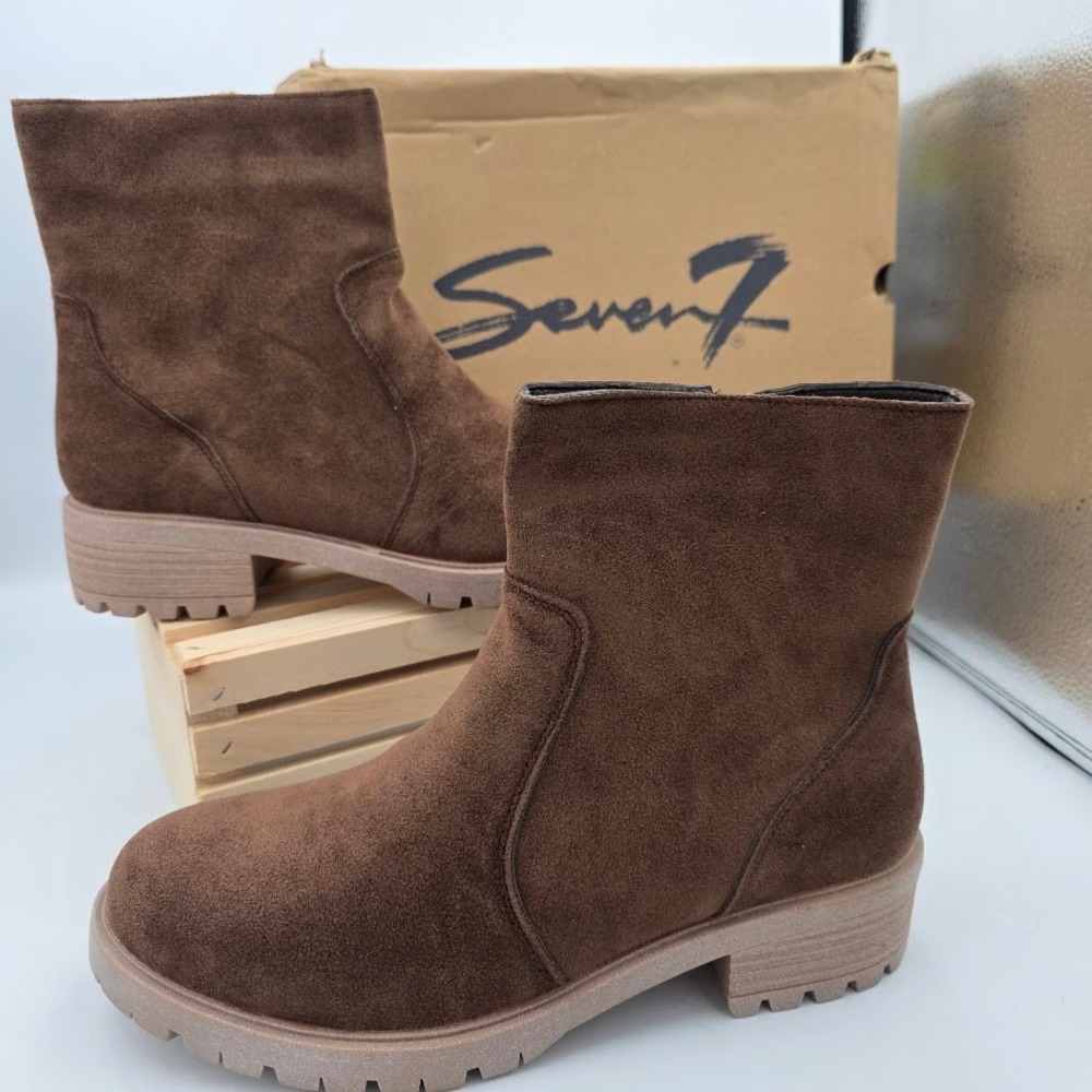 Seven7 Women Brown Faux Suede Lug Sole Ankle Boots Side Zip‎ Block Heel Size 11